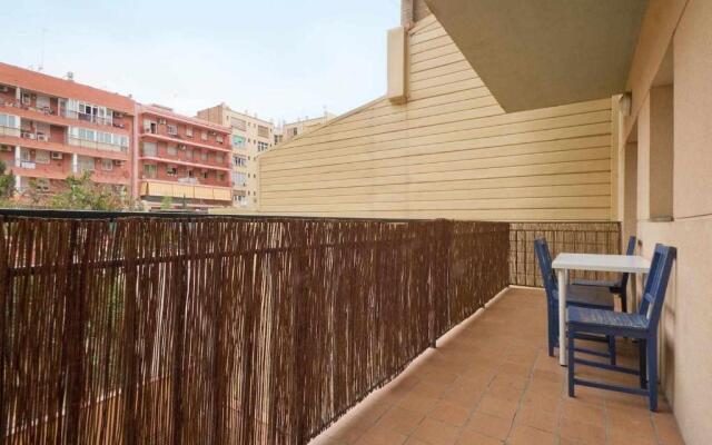 Comfortable 4 rooms 2Bath w balcony