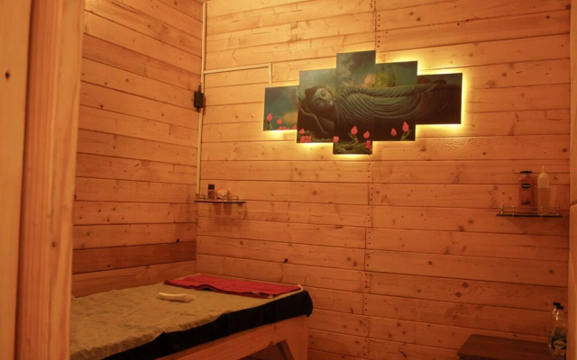 Grand Vatika Resort