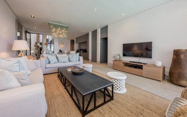 Loader Villa