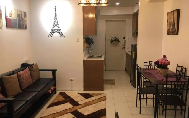 Centropolis Deluxe Couple Suite
