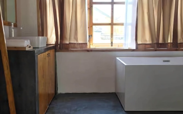 Yiyun Boutique Inn (Tongli Juepin Design)