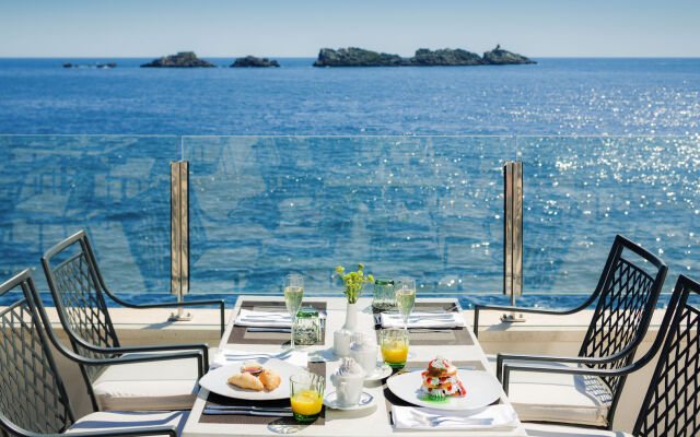 Royal Princess Hotel