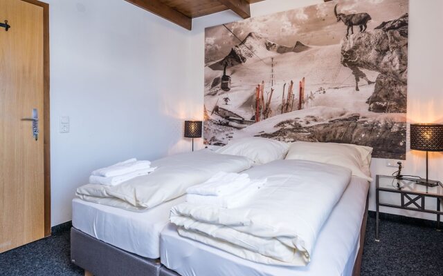 Gorgeous Chalet With Sauna in Konigsleiten
