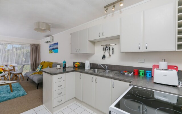 Super 2 bed flat in Remuera