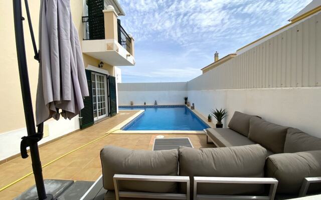 Pêra Amazing Villa With Pool by Homing