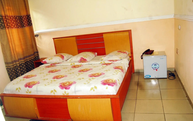 De-b Garden Hotel