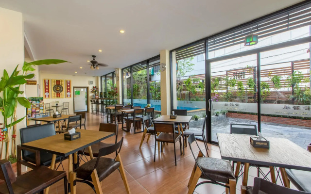 Chiang Mai Waroros Boutique Hotel