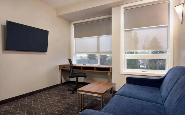 Howard Johnson Kelowna