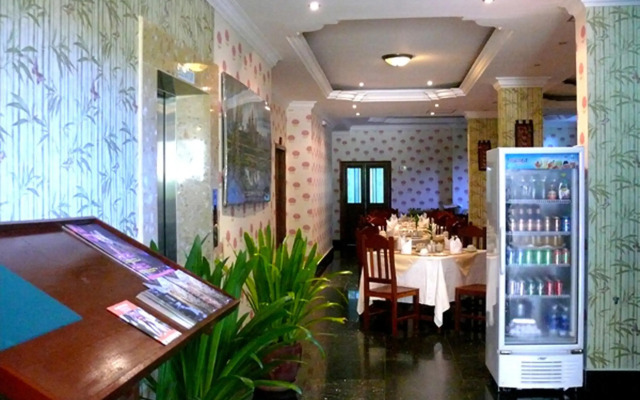 Parklane Hotel
