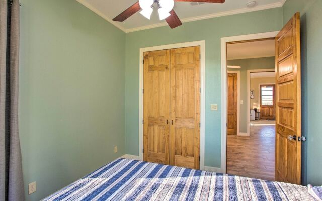 Charming Gainesville Retreat: Barn, Horses Welcome