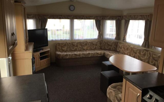 10 Berth 4 Bedroom Butlins Caravan