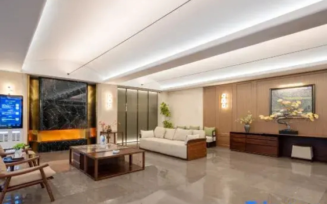 Yayue Hotel (Pujiang Station)