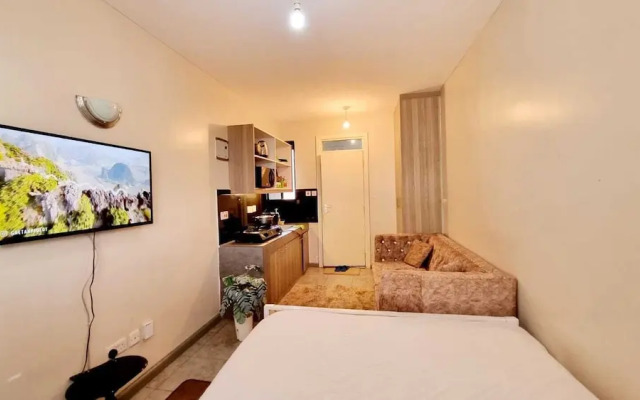 Lux Suites Royal Suburbs Apartments