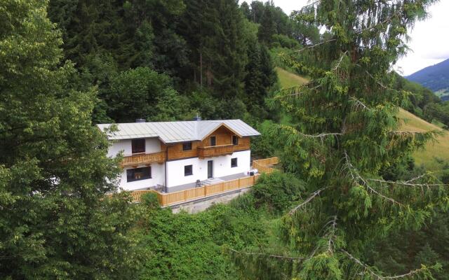 Chalet in Bruck Near Ski Slopes