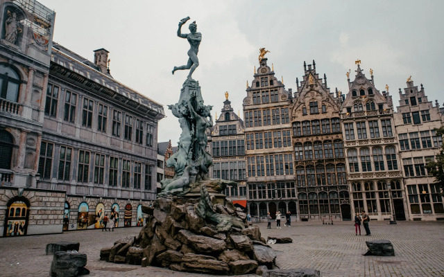 Holiday Inn Express Antwerp City Centre by IHG