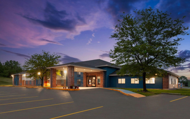 AmericInn by Wyndham Reedsburg