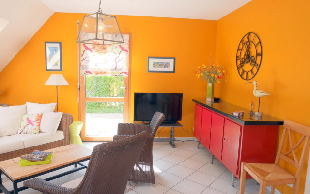 Holiday Home in Plouneour Near Sandy Beach