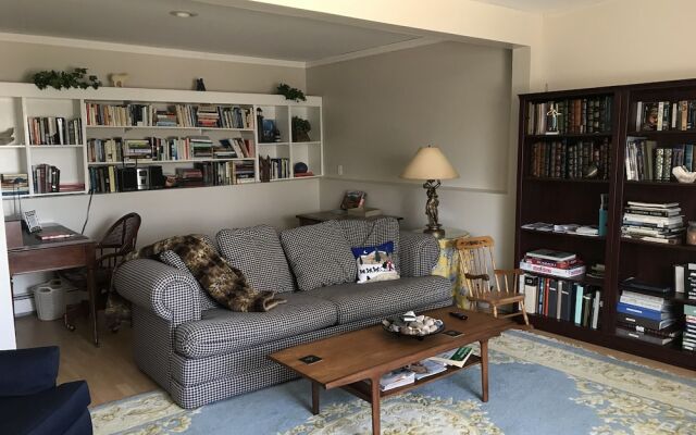 Elevate Rooms Chickadee Lodge