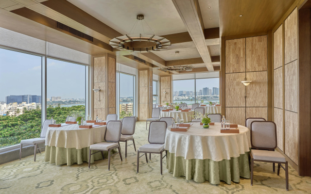 Slohh by Roach Bengaluru, Curio Collection by Hilton