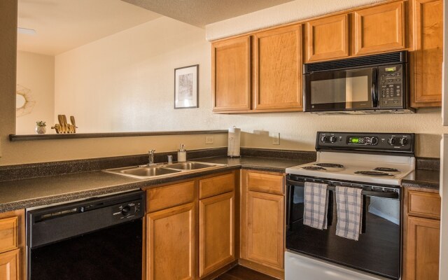 1 BR Apt with Parking by Frontdesk