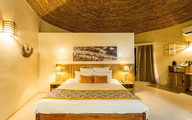 Royam Hotel