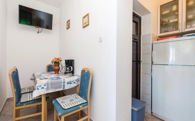 Amazing Home in Ribarica With Wifi and 2 Bedrooms