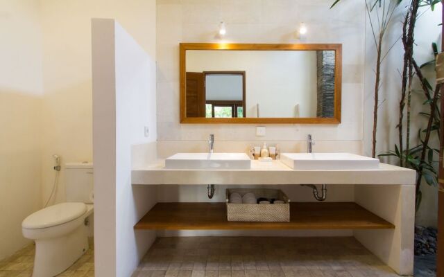 Echo Beach Villa & Apartment