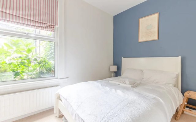 Newly Renovated 2 Bedroom Apartment in Earlsfield With Garden