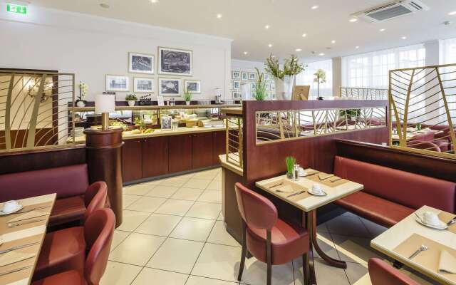 Star-Apart Hansa Hotel