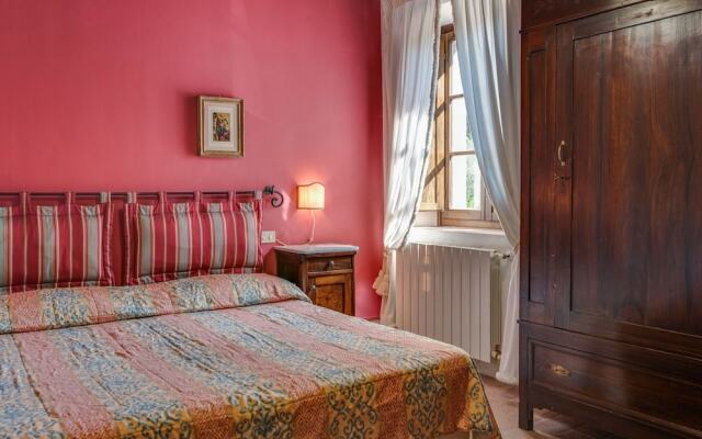 Scenic Apartment in Rapolano Terme with Swimming Pool