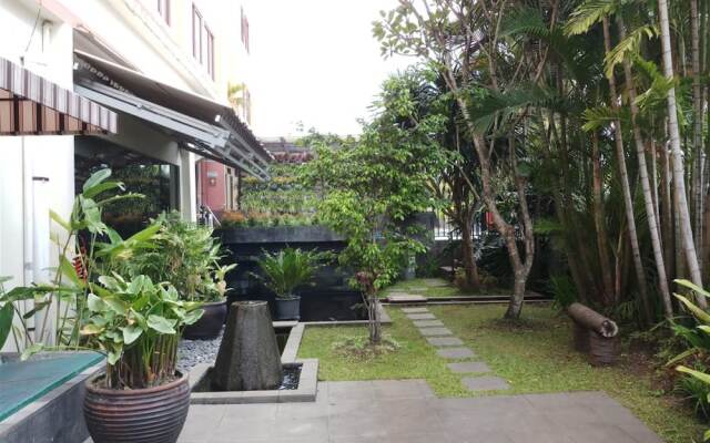 Elegant 2BR Apartment at Grand Setiabudi