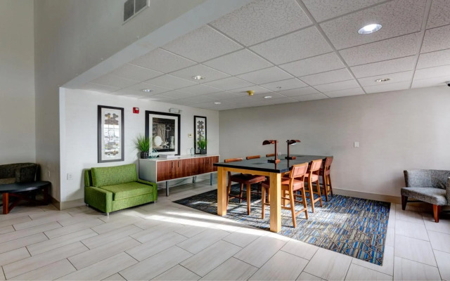 Holiday Inn Express Hotel & Suites Ashtabula-Geneva by IHG