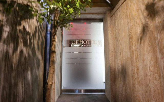 Top Hotel Myeongdong