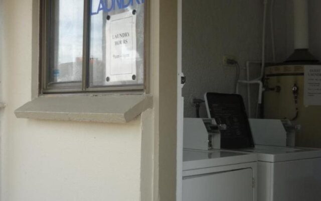 Hanging Rock Family Motel