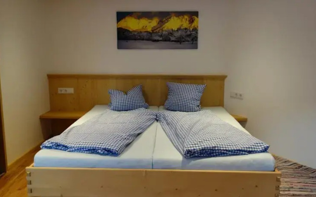 Jugendhotel Christian Noichl