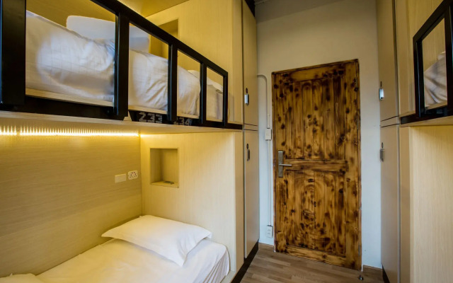 Bed To Bangkok - Hostel