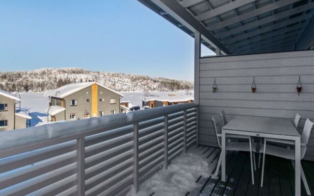 Skivillas 78 ukkohalla (2)