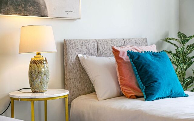 Executive Monkston Apartment
