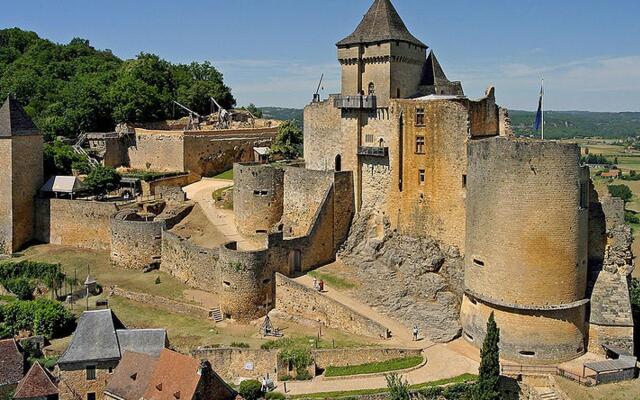 Appealing Apartment in Vezac With Swimming Pool