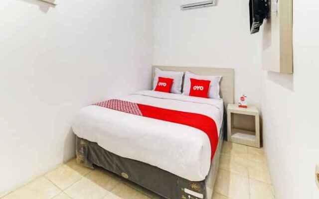 OYO 3495 Menjangan Residence at De Priok