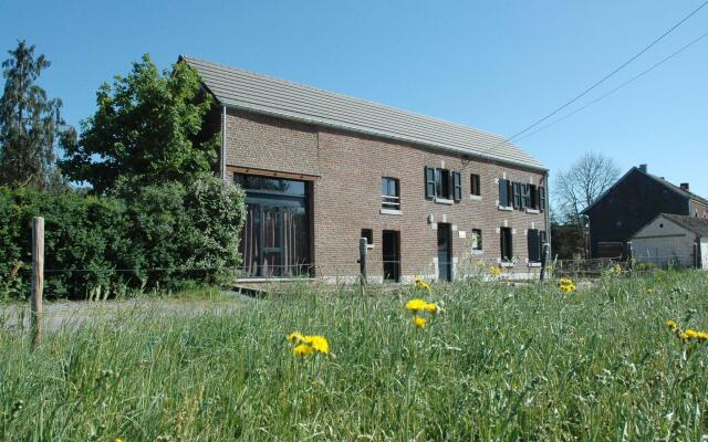 Holiday Home in Petithan With Garden