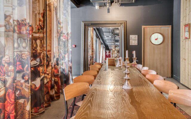 Mob Hotel Paris les Puces