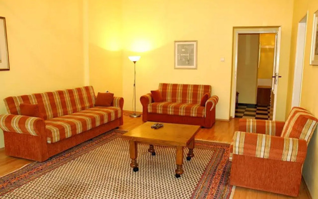 Kamil Apartments