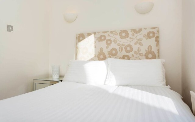 Veeve - French Finesse