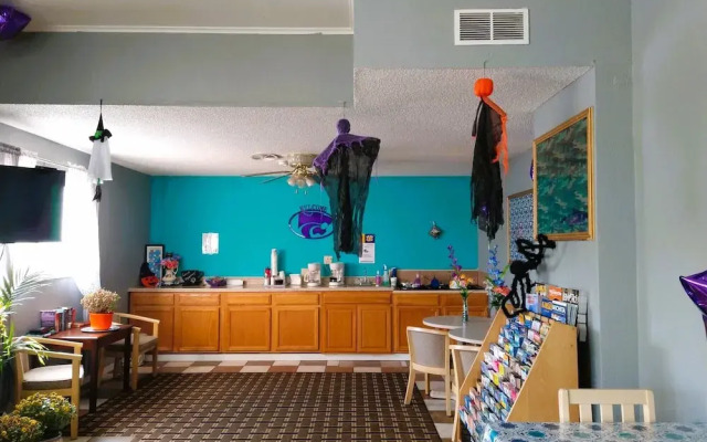 Grand View Plaza Inn & Suites