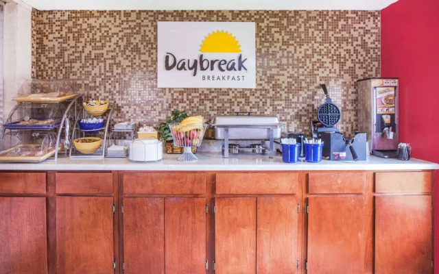 Days Inn by Wyndham Caddo Valley Arkadelphia