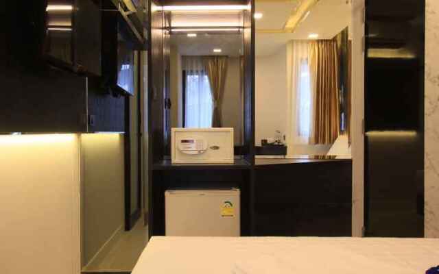 Pratunam Atrium Hotel