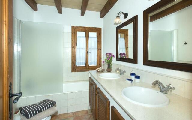 Owl Booking Villa Moya - Walking Distance to the Beach