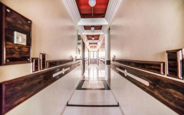 Fabhotel Santoor