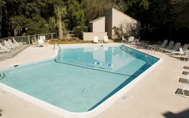 Lighthouse Tennis 2413 by RedAwning